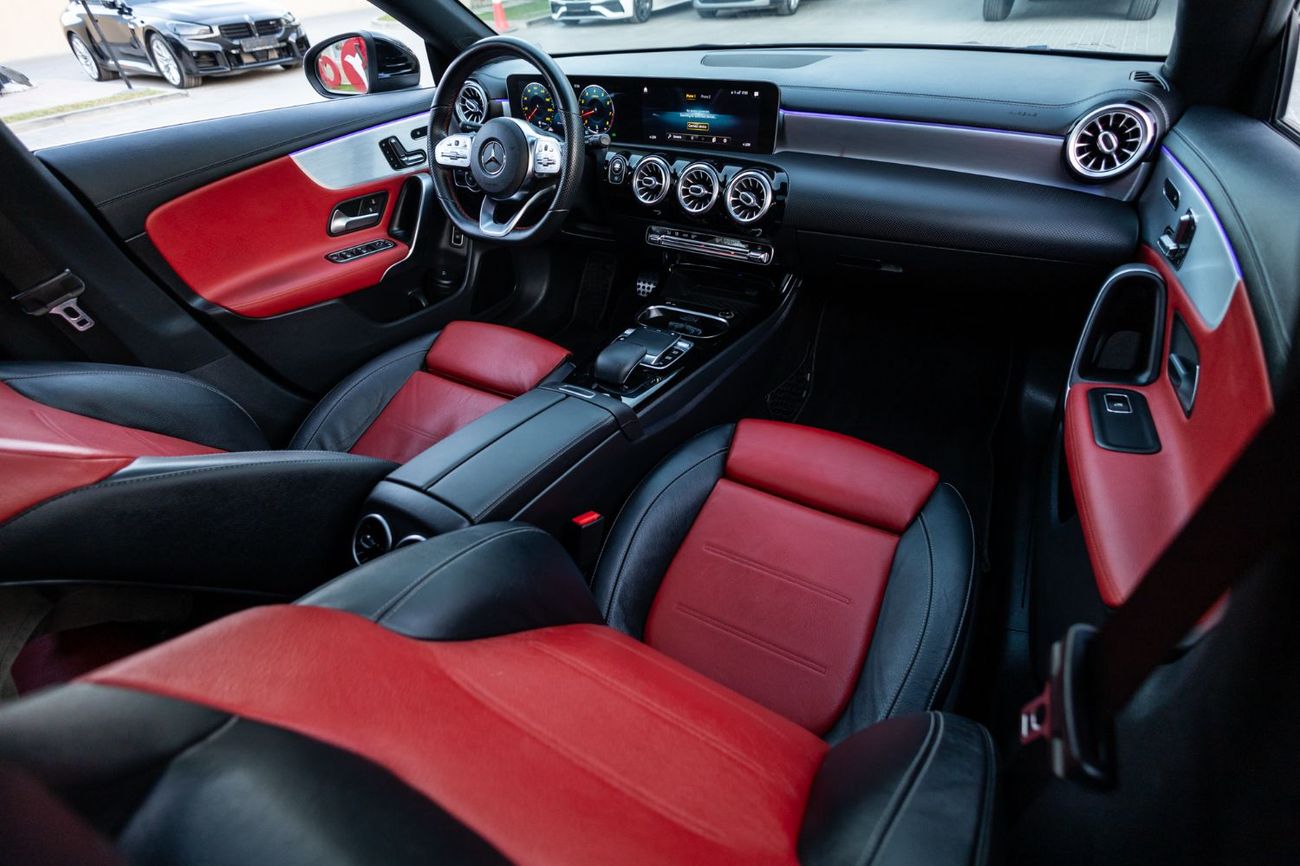 Mercedes-Benz CLA 250 Premium + 2.0L