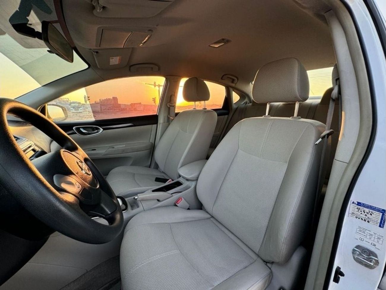 نيسان سنترا LE 1.6L