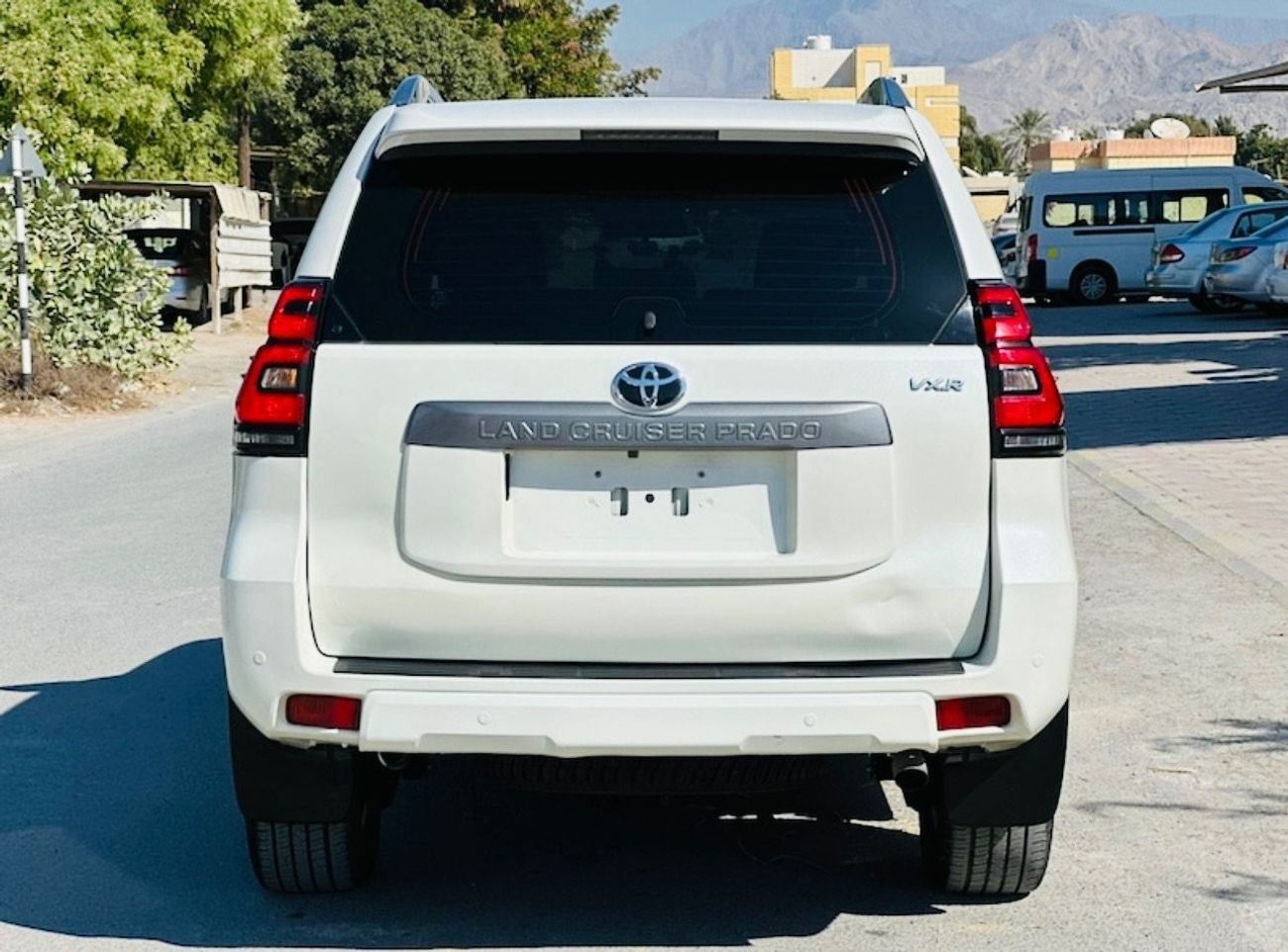 تويوتا برادو Toyota Prado 2019 VXR 2.7L 4WD v4 full option Top the Range