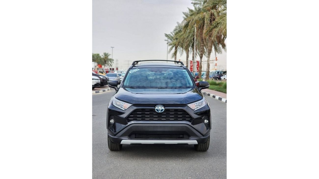 Toyota RAV4 XLE Toyota Rav4 Hybrid full option
