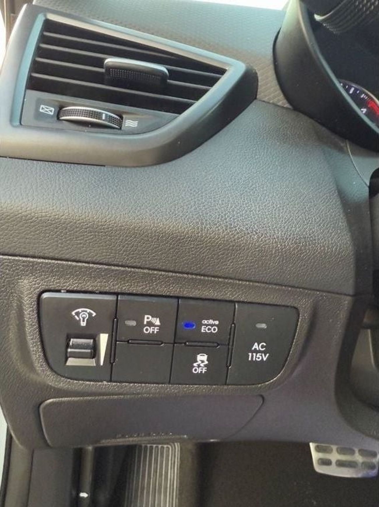 هيونداي فيلوستر Turbo 1.6L Full Option Panoramic Push Start Leader Seat