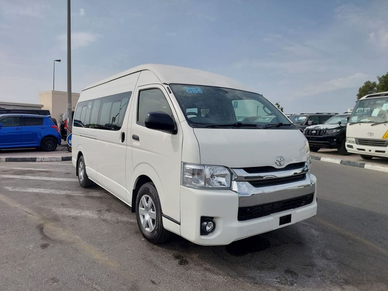 تويوتا هاياس (RAMADAN OFFER) TOYOTA HIACE COMMUTER VAN RHD 2018 MODEL 3.0 L DIESEL AUTOMATIC(PM21528)