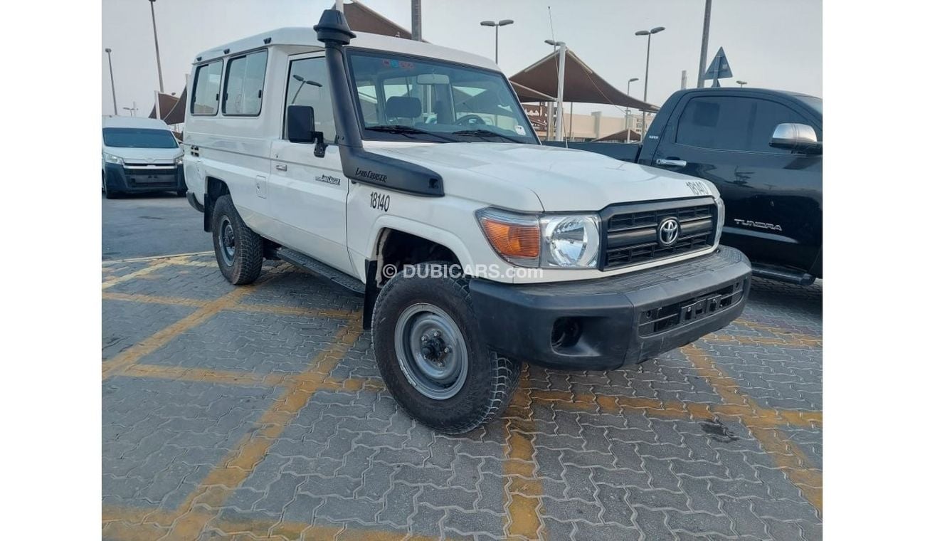 Toyota Land Cruiser 70 78 4.2L DIESEL 9 SEATER MANUAL TRANSMISSION