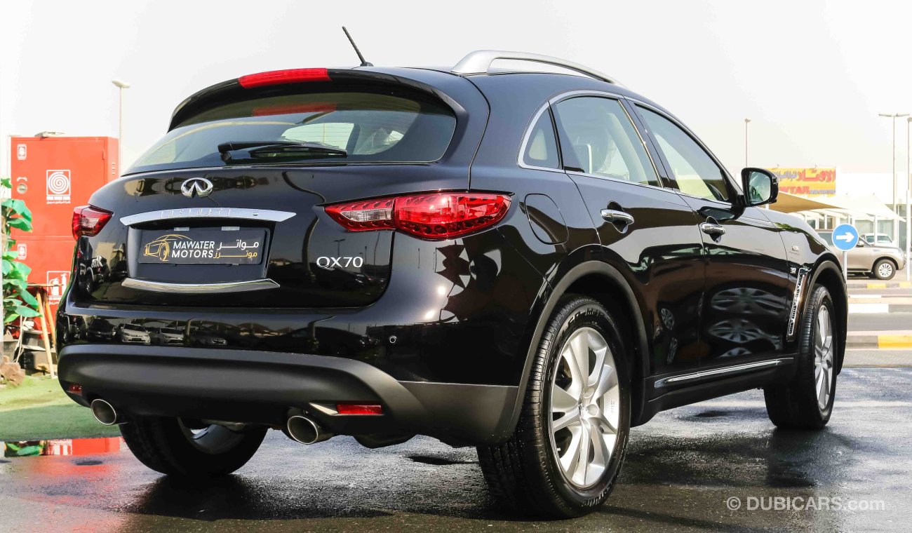 Infiniti QX70