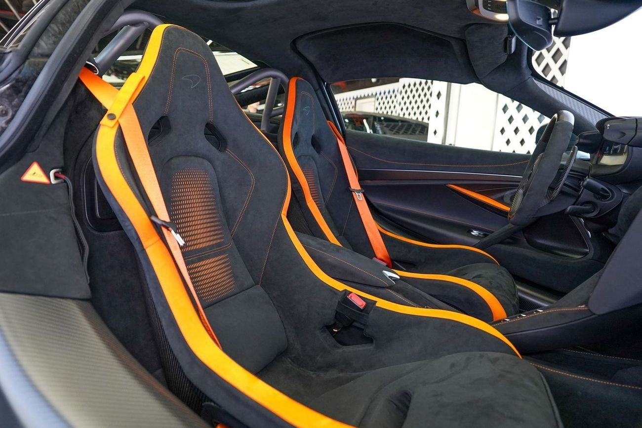 McLaren 750S COUPE