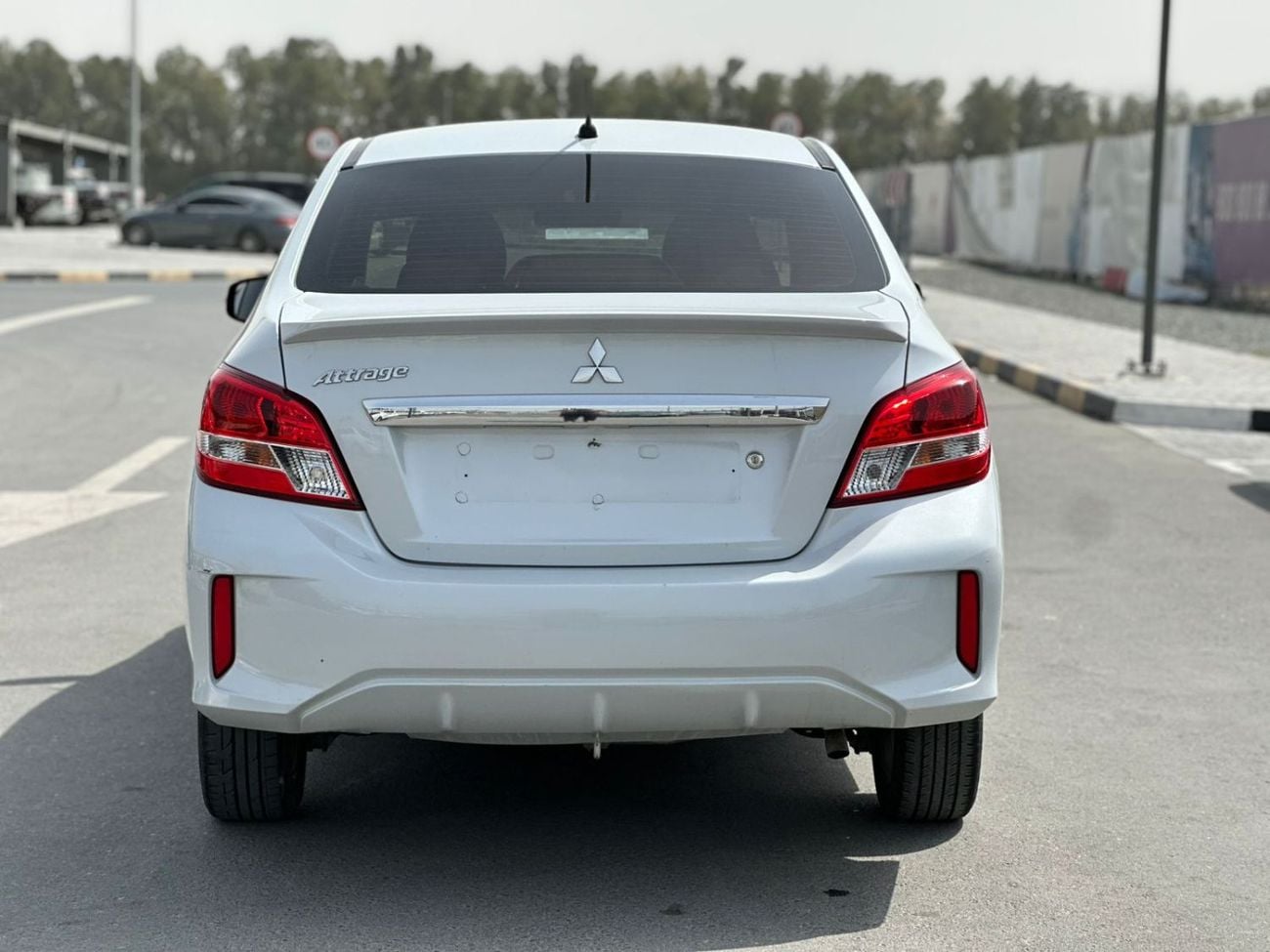 ميتسوبيشي اتراج GLX Base 1.2L