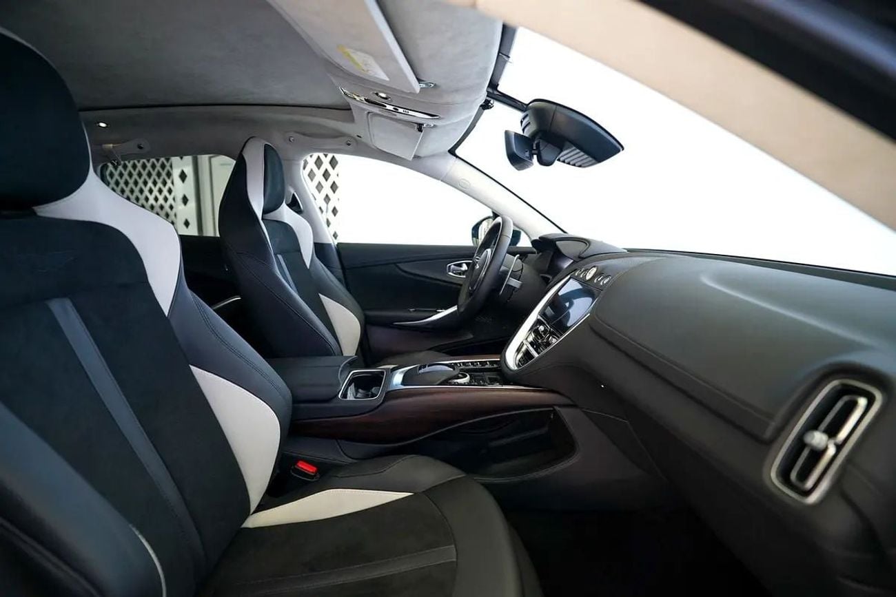 Aston Martin DBX STD