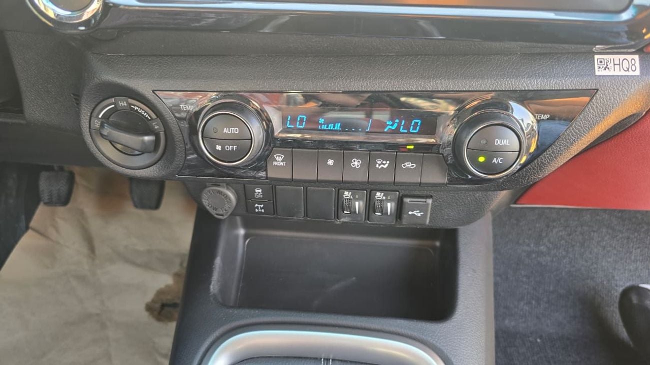 تويوتا هيلوكس S GLX 2.7L AWD M/T