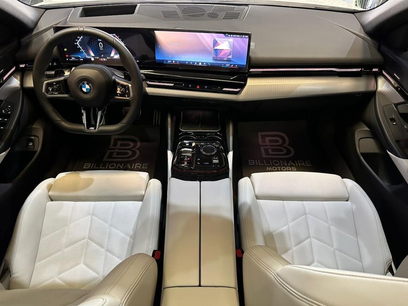 BMW 520i Executive 1.6L BMW 520i M-Kit | 2024 | KOREAN SPACE