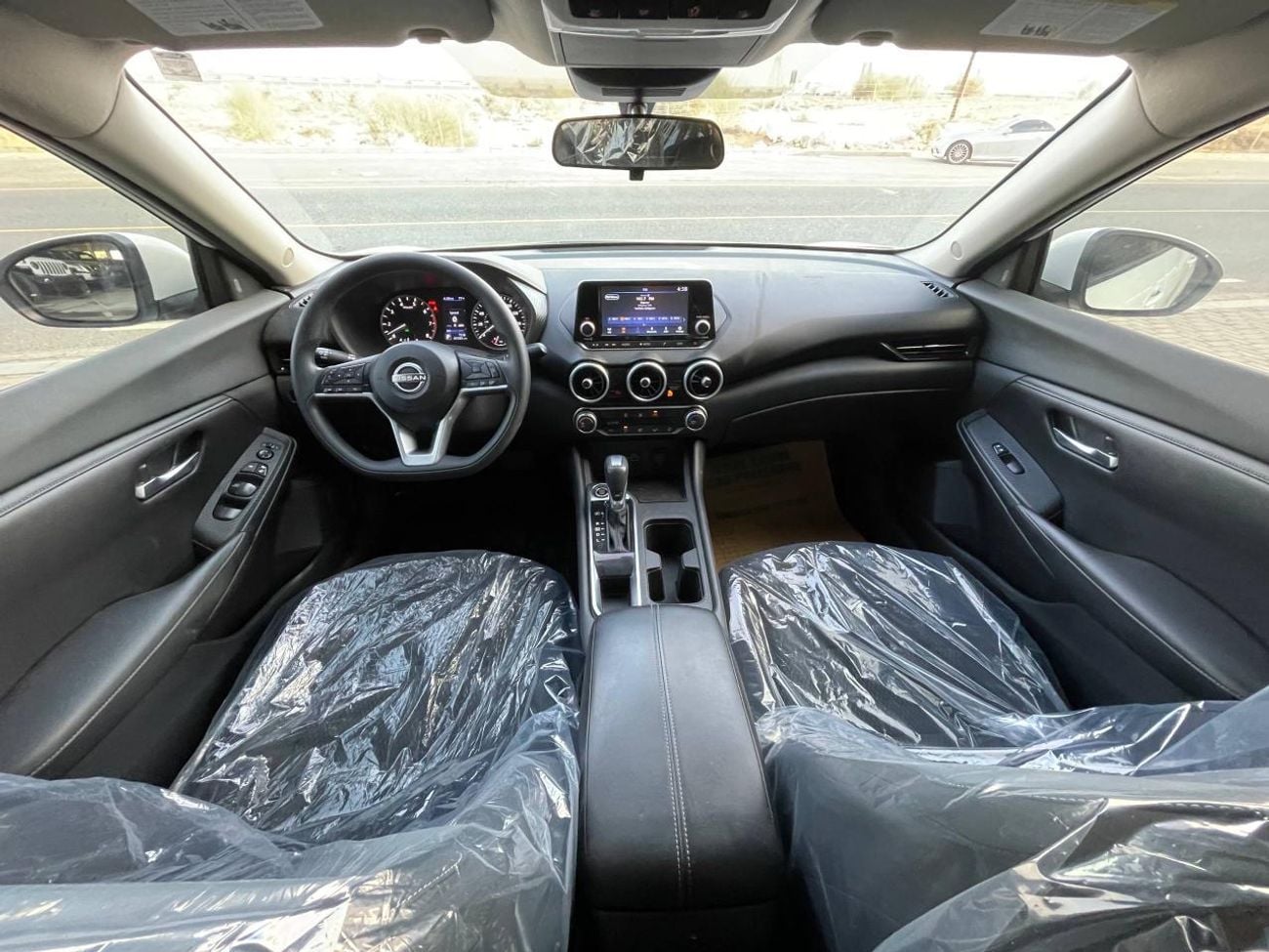 Nissan Sentra 2.0L V4 / FULL OPTION / LOW MILEAGE / RADAR / ROAD ASSIST / BLIND SPOT / RIMS