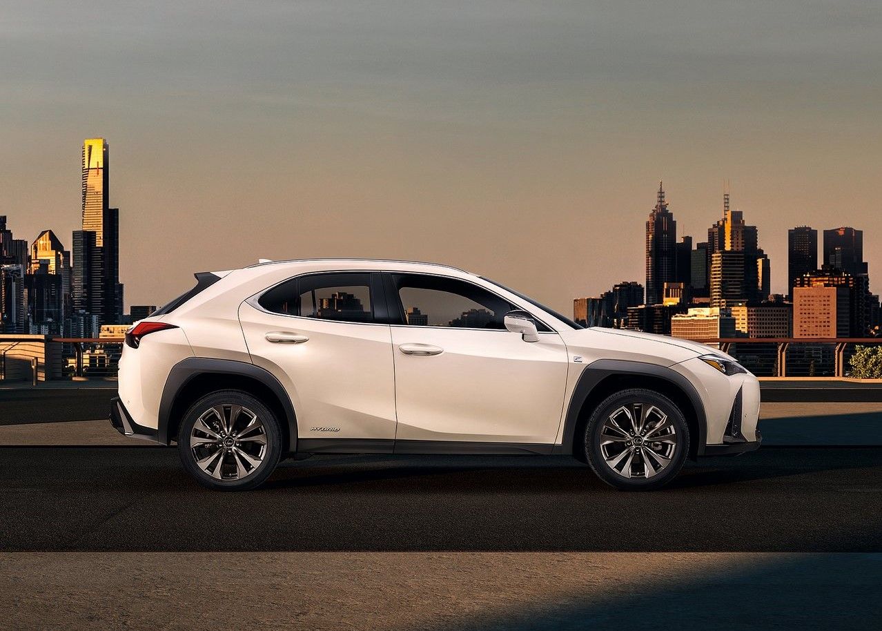 Lexus UX200 exterior - Side Profile