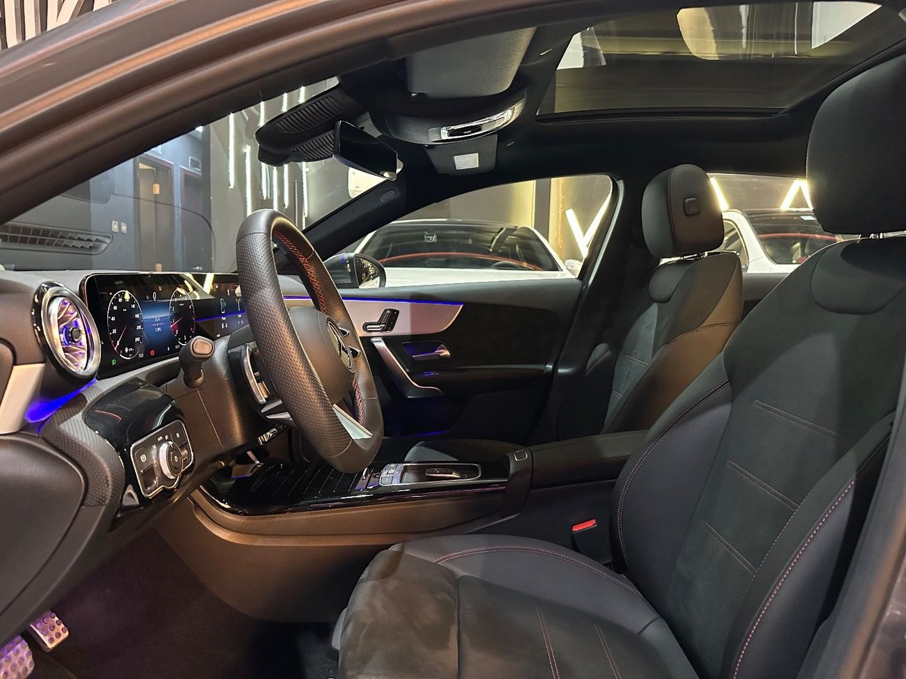 Mercedes-Benz A 200 Premium 1.4L MERCEDES-BENZ A200 | 2025 | GCC | UNDER WARRANTY & SERVICE CONTRACT FREE (GARGASH)