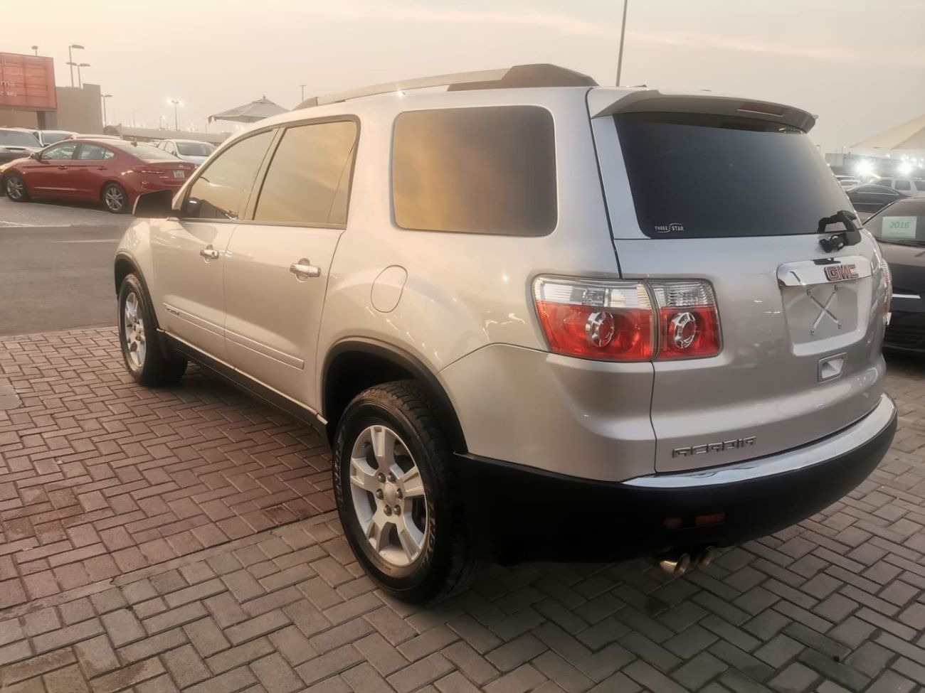 GMC Acadia In excellent condition and requires no expenses