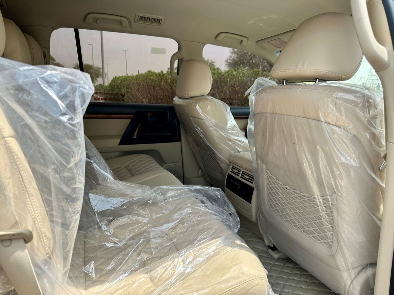 تويوتا لاند كروزر Toyota landcruise 2018Model Engine 4.0 petrol v6 colour Black Transmission Automatic Interior.Begie 