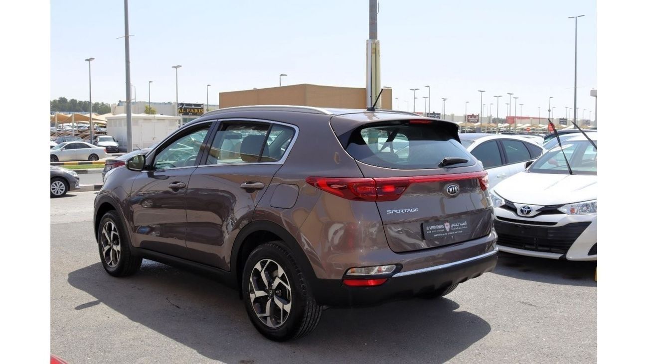كيا سبورتيج EX خالية من الحوادث - خليجي - بحالة الوكالة - مكينة 1600 سي سي -