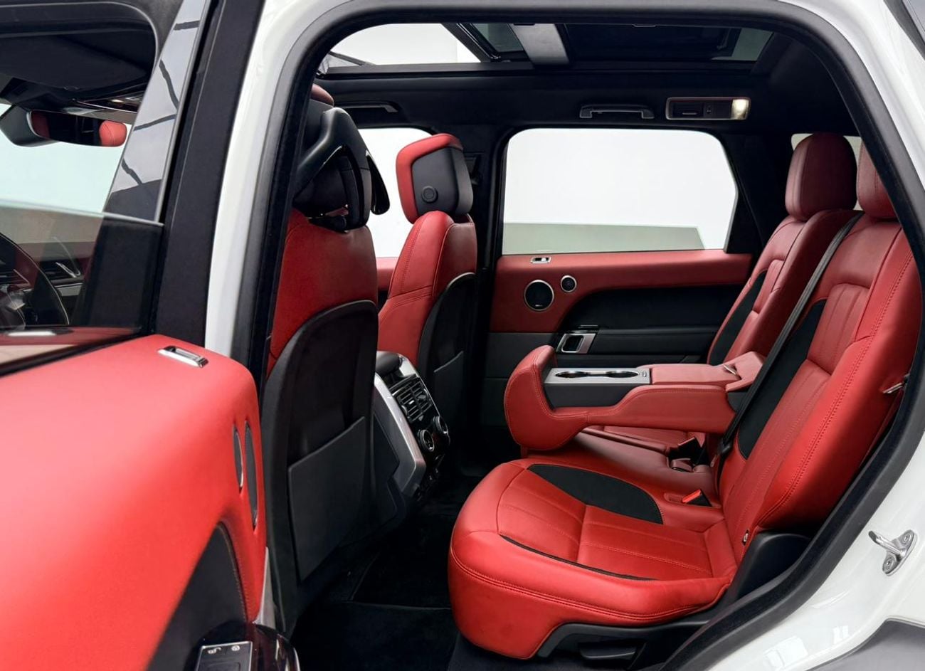 لاند روفر رينج روفر سبورت DYNAMIC 2018 Range Rover Sport Supercharged Dynamic, Full Service History, Excellent Condition, GCC