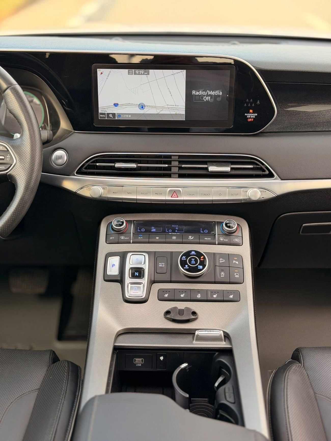 Hyundai Palisade Calligraphy 3.8L / panoramic, 360 camera // head up display full option