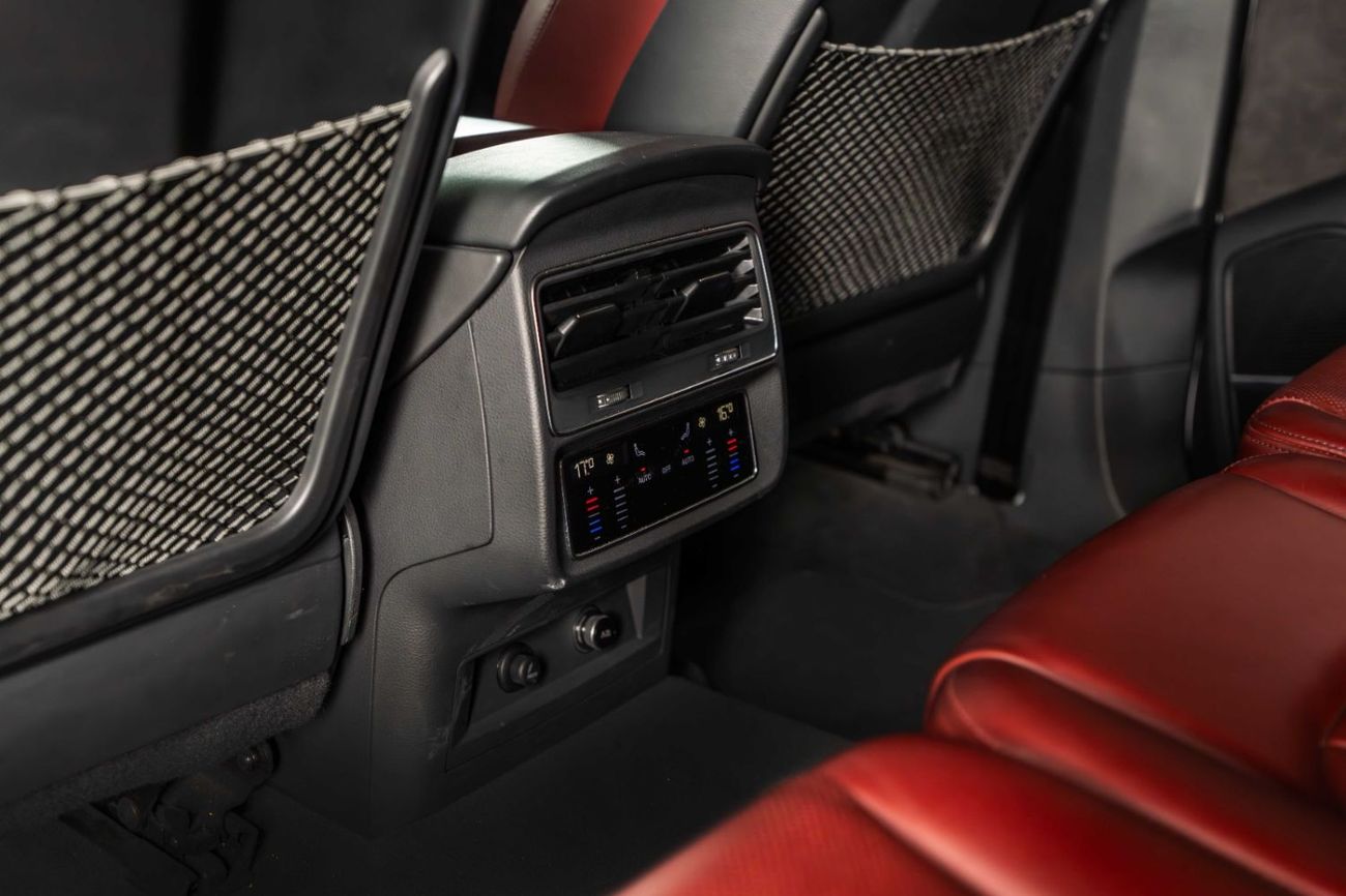 Audi SQ7 Al Nabooda Warranty-Full Service History-Black Styling Package