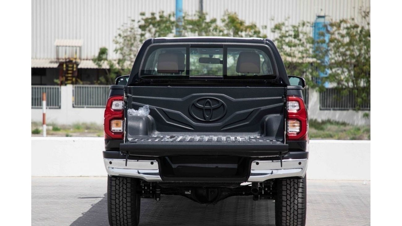 Toyota Hilux 2024 Toyota Hilux 4x4 DC 2.8 SR5 - Black inside Maroon | Export Only