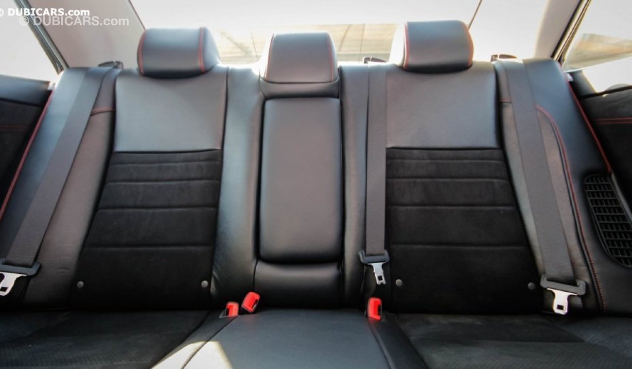 تويوتا كامري SE Hybrid