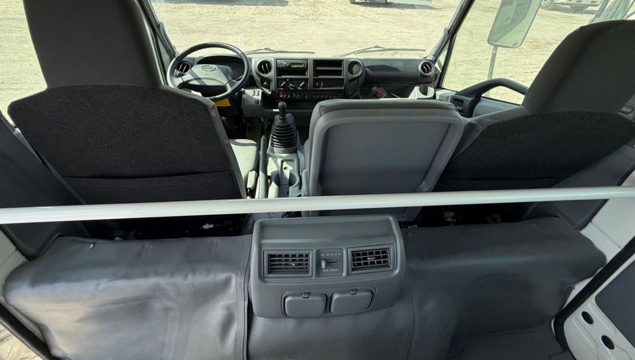 Hino 300 Built for demanding commercial operations, the Hino 714 Double Cab offers a durable chassis, efficie
