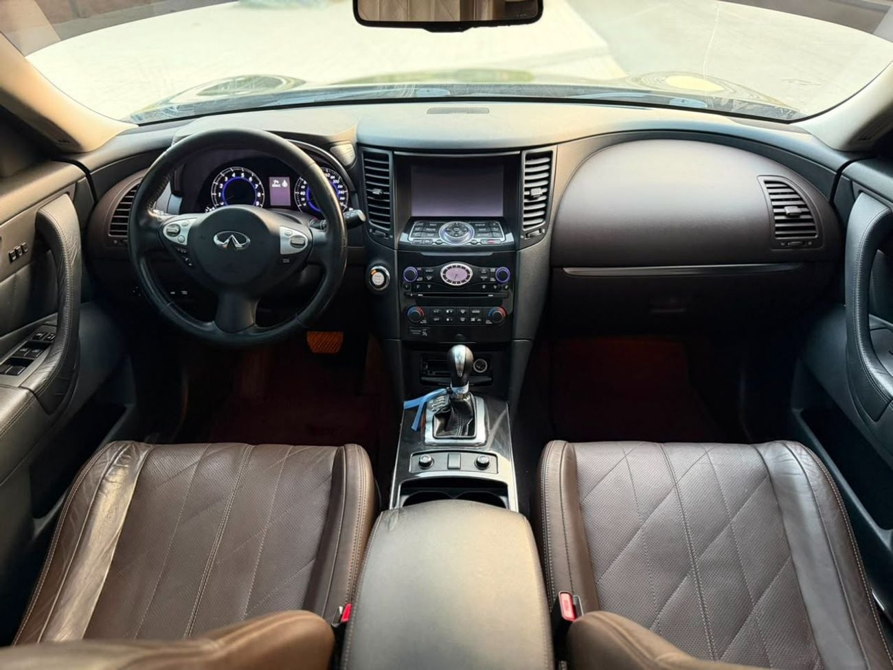 Infiniti QX70 LUXURY