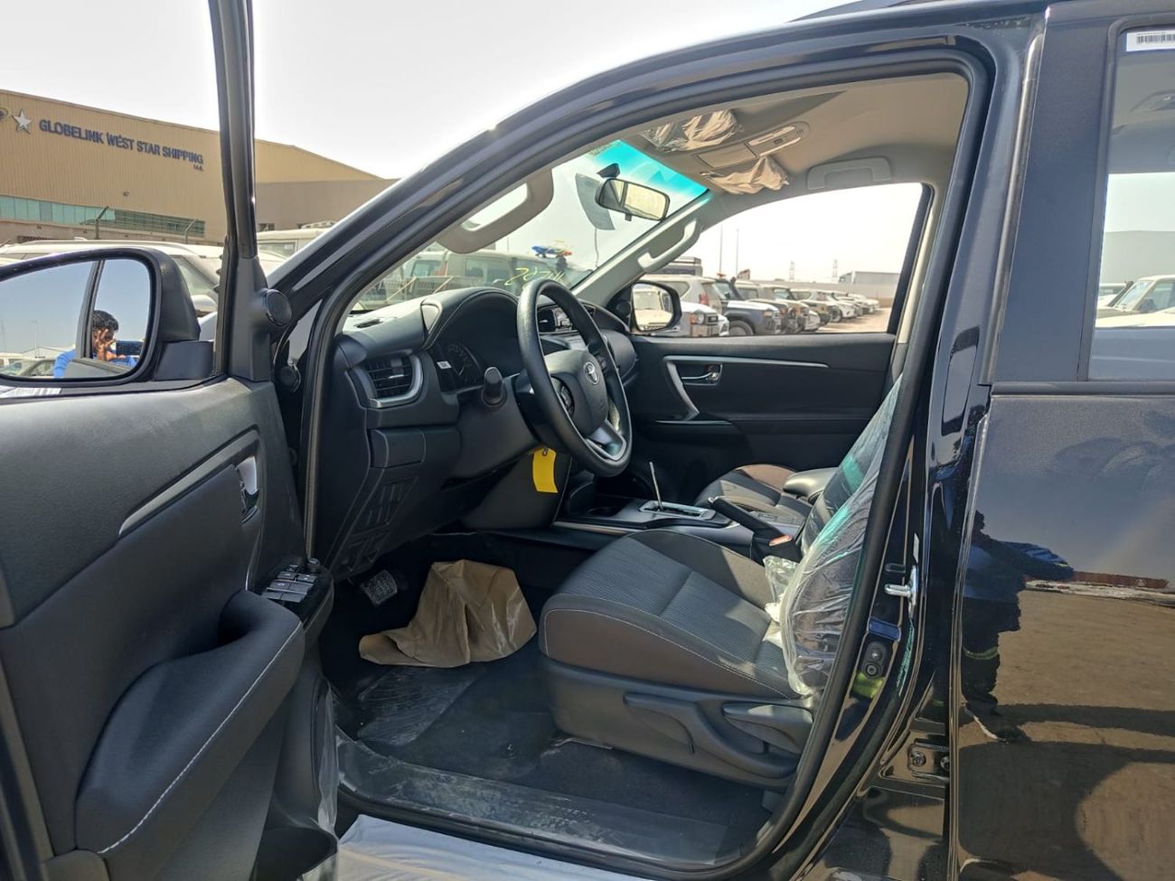 تويوتا فورتونر Toyota Fortuner Comfort  2.7L Petrol