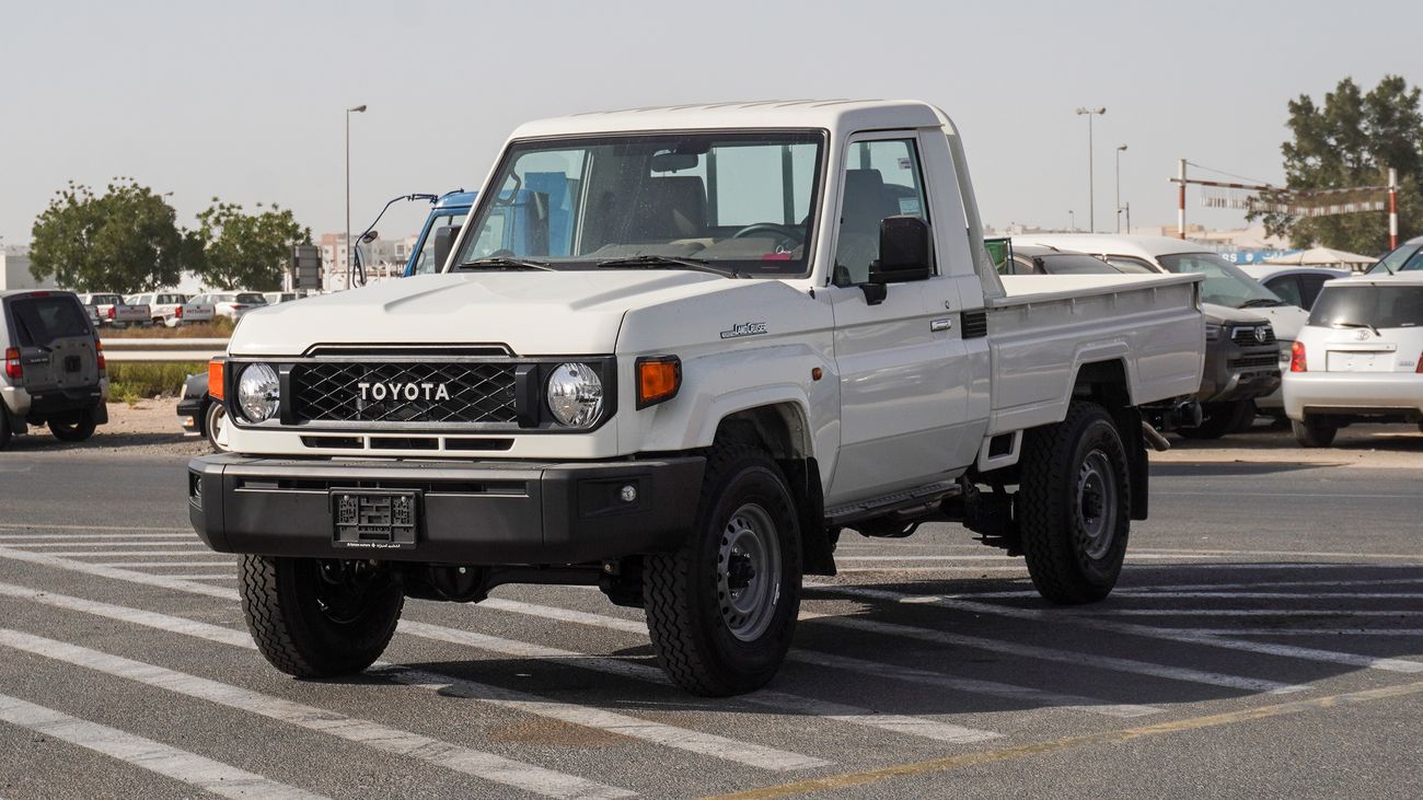 تويوتا لاند كروزر بيك آب 4.0L V6 Single Cabin M/T
