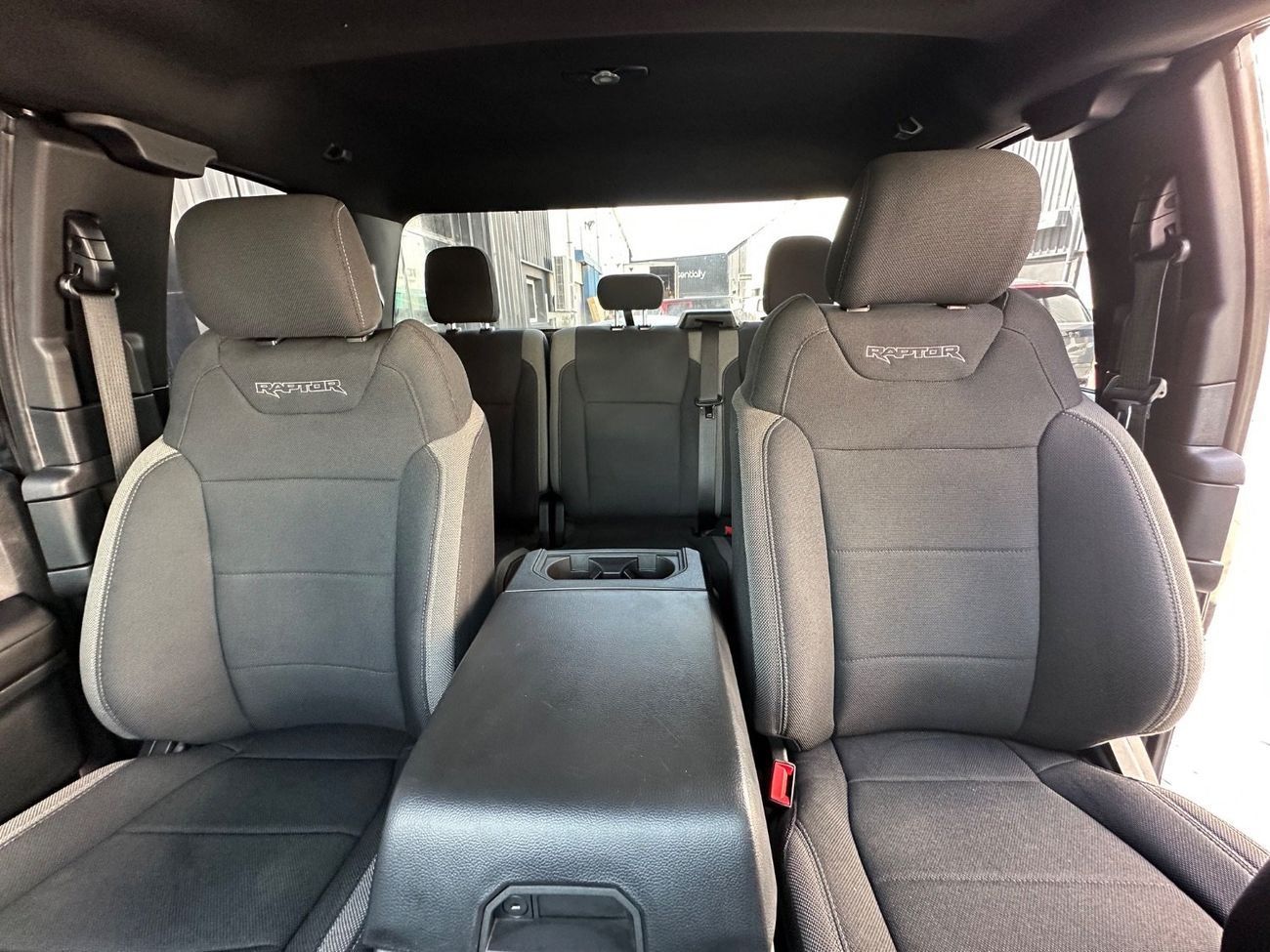 Ford F 150 Raptor FORD RAPTOR F-150 V8 CABIN & HALF | GCC | 2019 | FULL SERVICE HISTORY IN AL-FUTTAIM