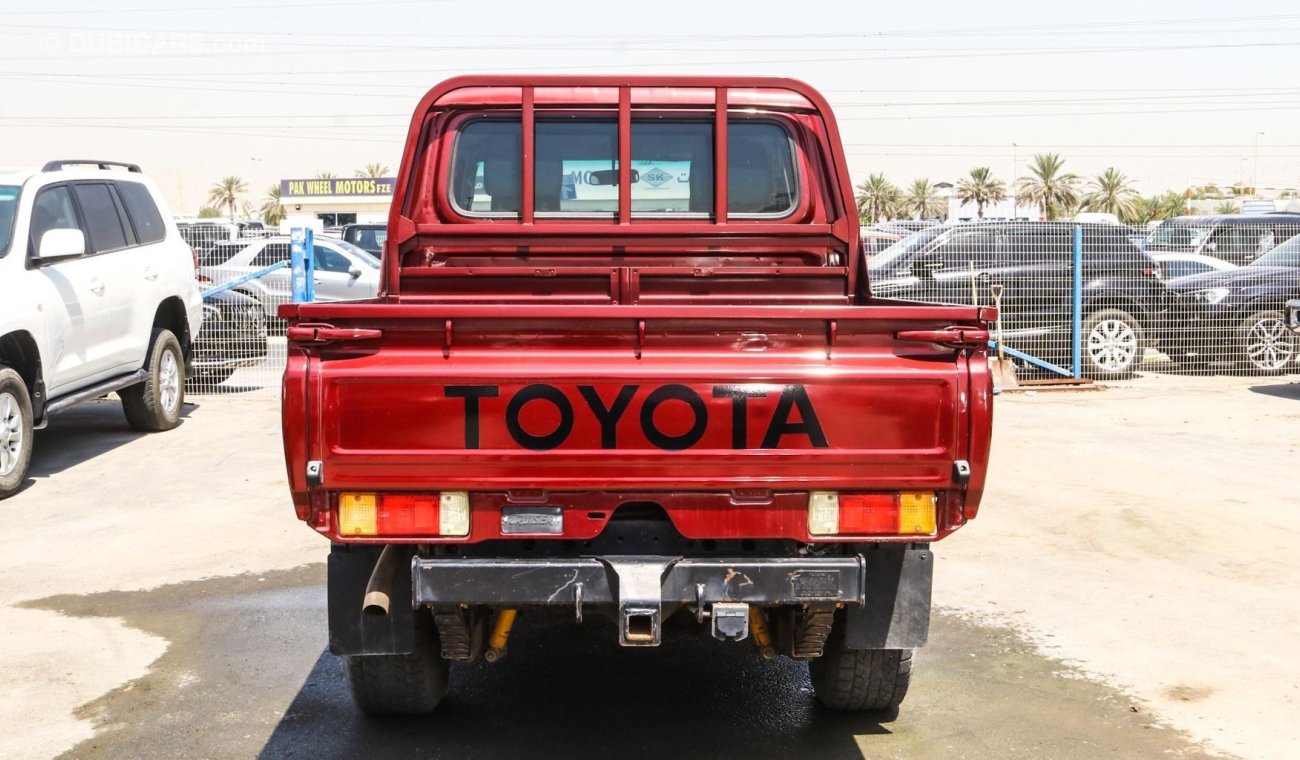 Toyota Land Cruiser Pick Up V8