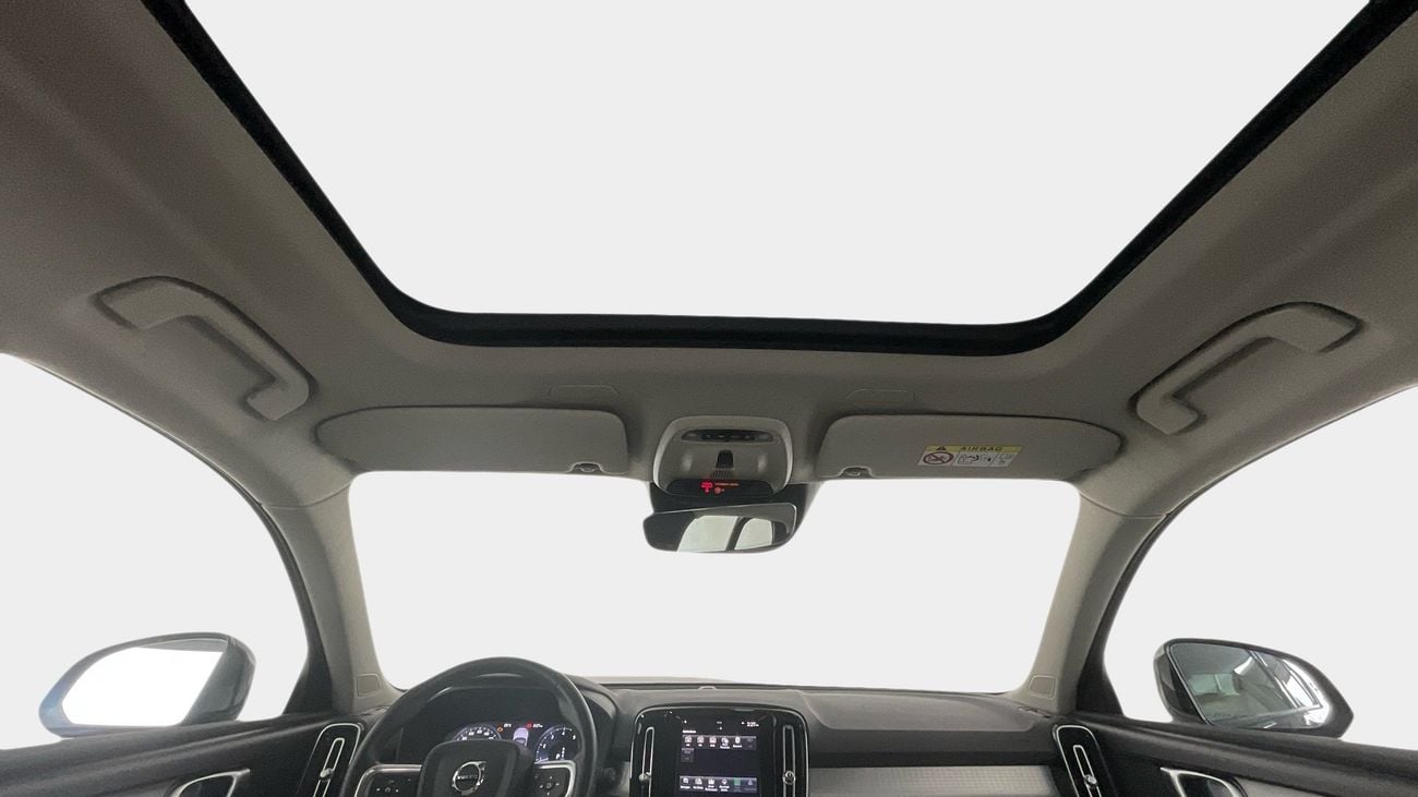 Volvo XC40 T4 Momentum | upto AED 20,000 Ramadan Discount | Guaranteed Warranty | 0 Down Payment