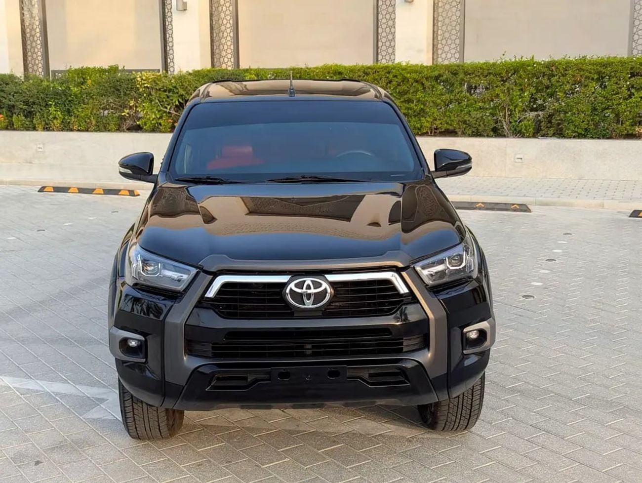 تويوتا هيلوكس Facelifted Adventure GCC Specs