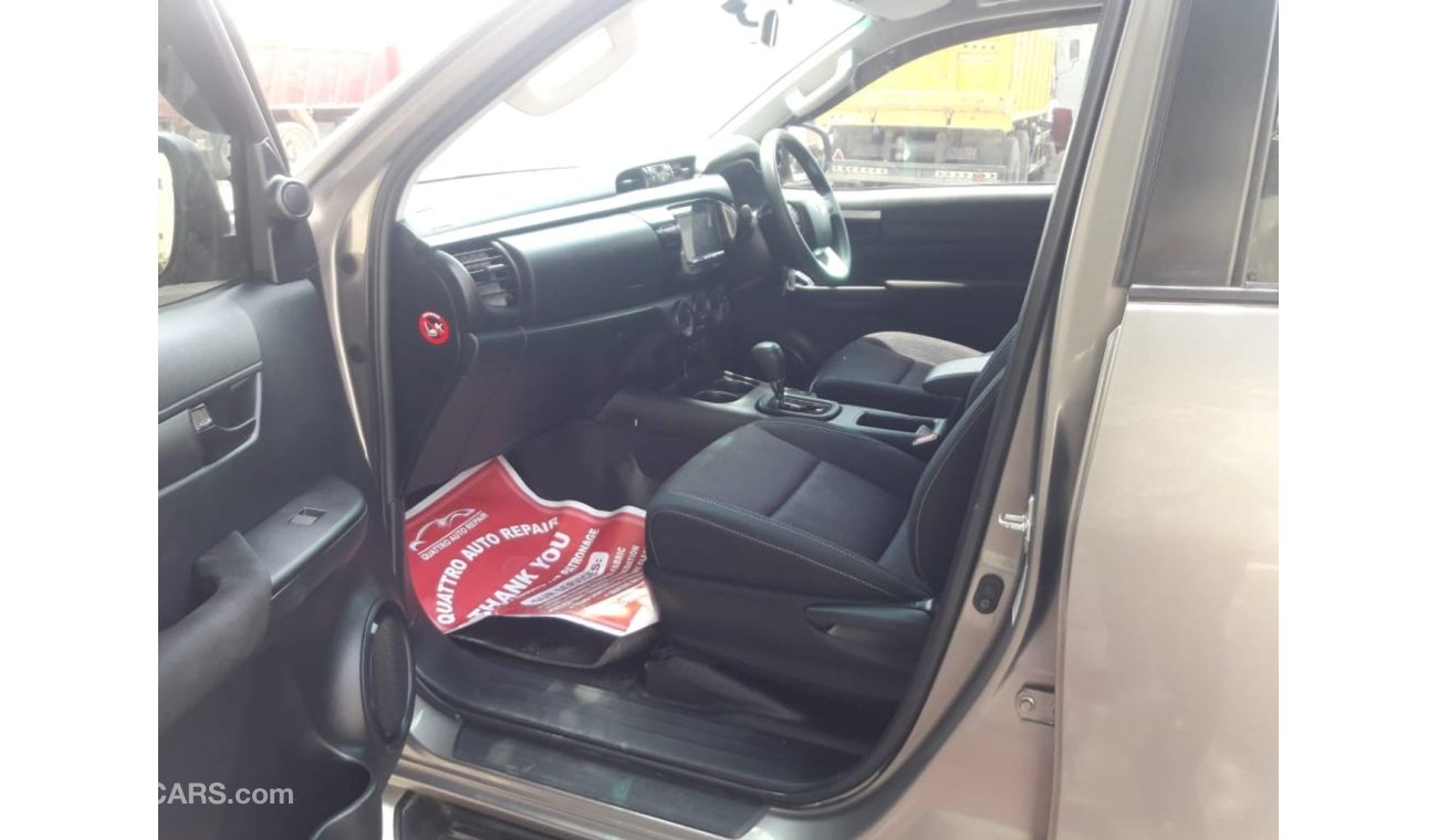 Toyota Hilux Hilux pickup RIGHT HAND DRIVE (Stock no PM 667 )