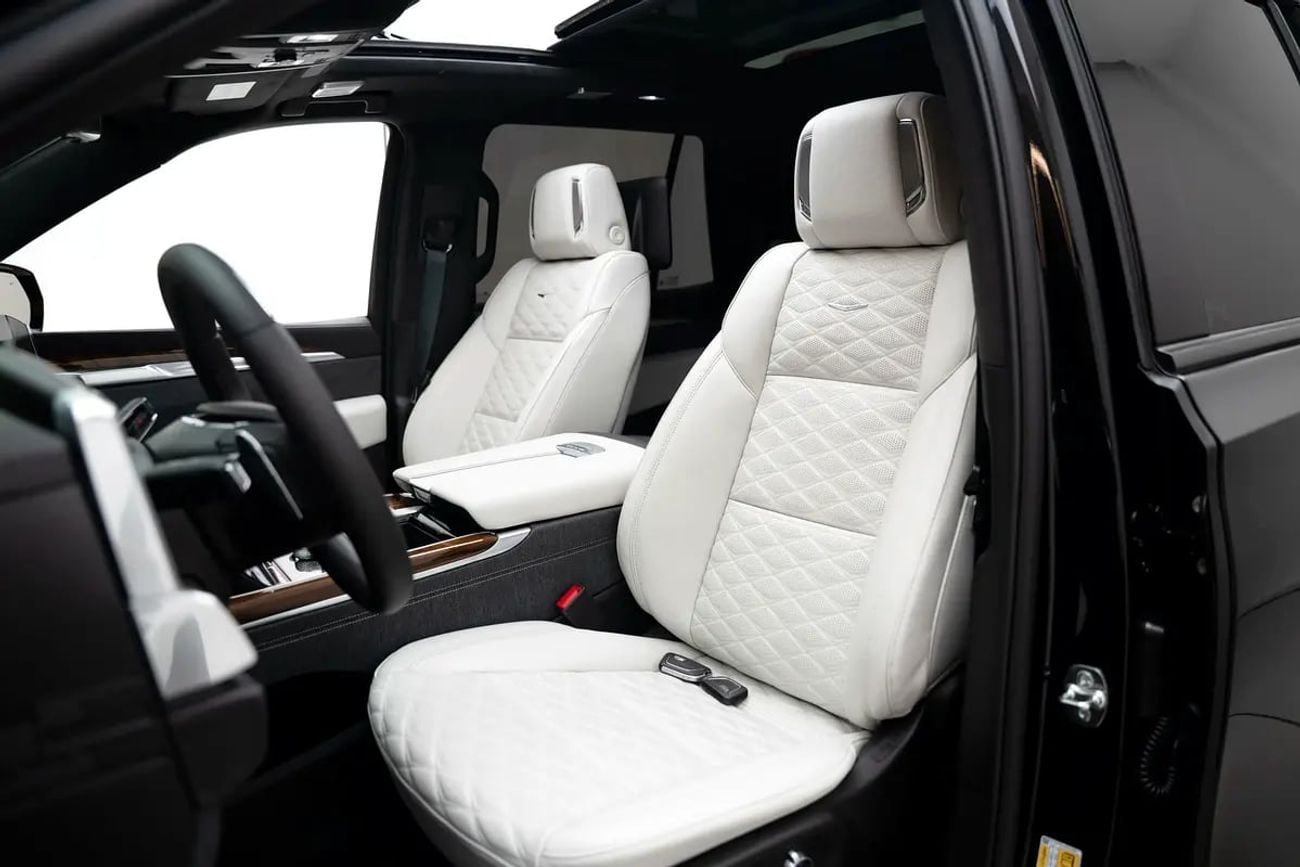 Cadillac Escalade Sport Platinum 6.2L 4WD 600 SPORT PLATINUM WITH WARRANTY AND SERVICE CONTRACT