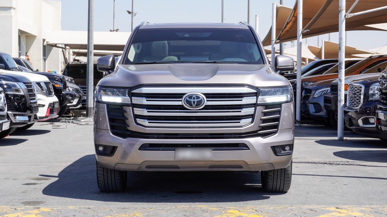 Toyota Land Cruiser GXR 3.5 L Twin Turbo V6