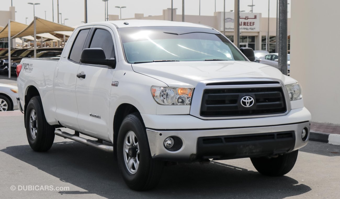 Toyota Tundra SR5 5.7L