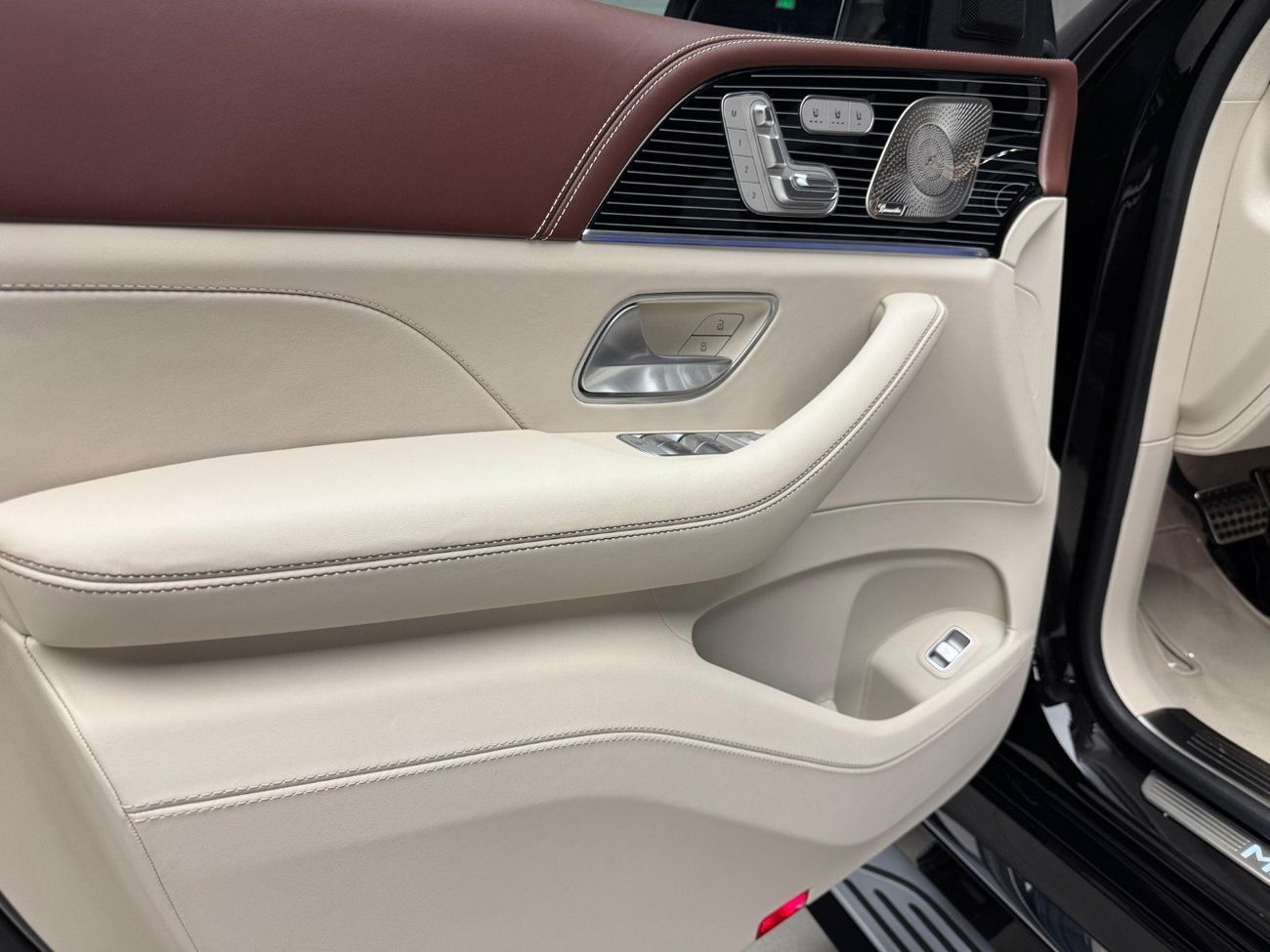 مرسيدس بنز GLS 600 Maybach