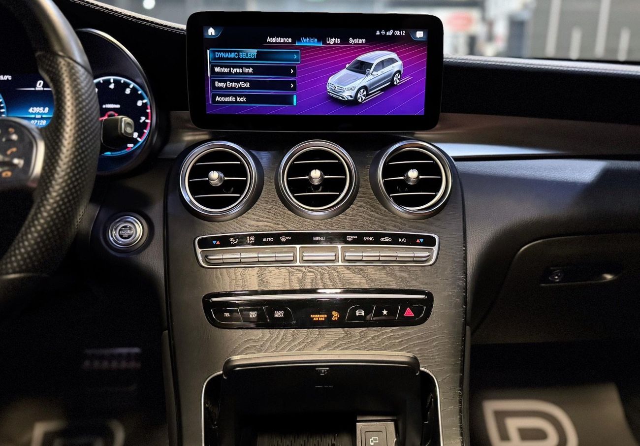 مرسيدس بنز GLC 200 Premium + 2.0L