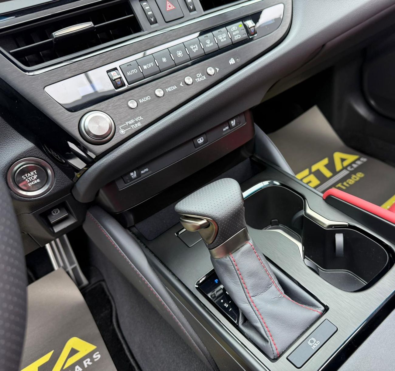 Lexus ES350 F-Sport 3.5L 2025 Lexus ES 350 F Sport ,Al Futtaim Warranty + Service Contract 01/11/2030 ,Agency Se