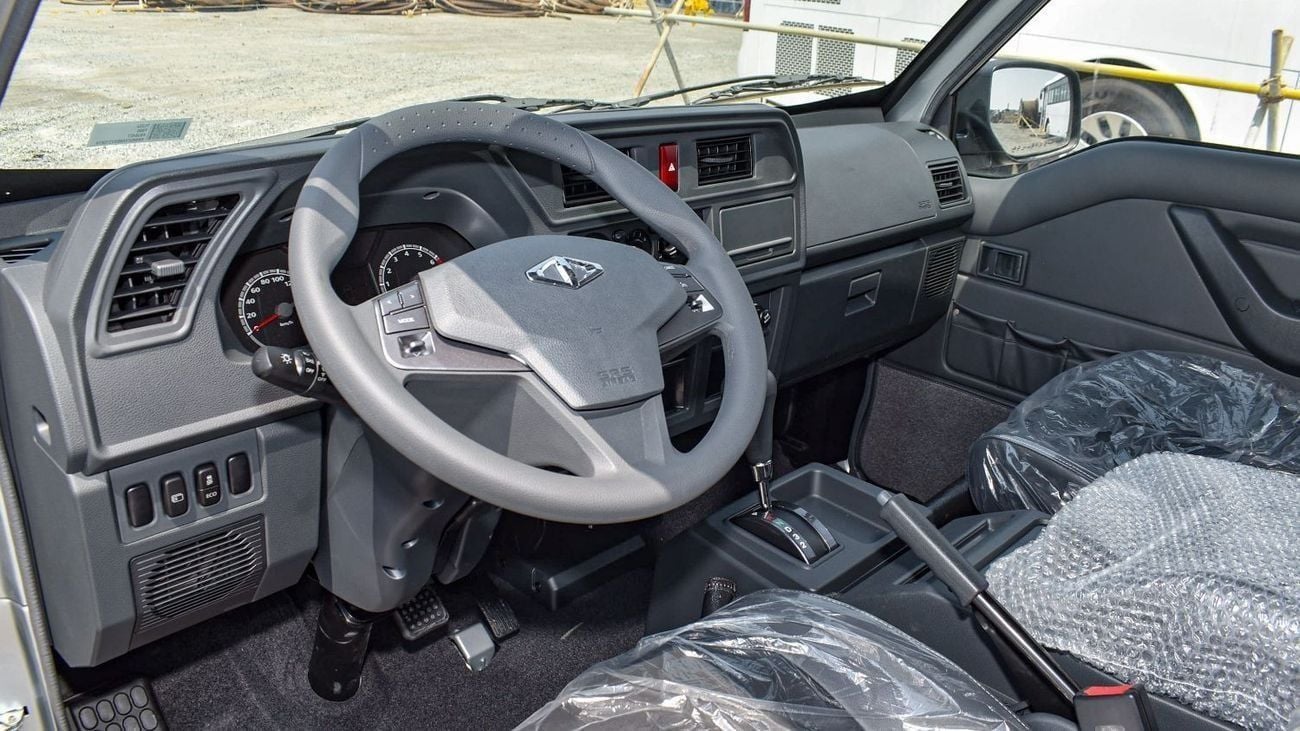 سي إم سي D 260 فان ركاب بـ 8 مقاعد