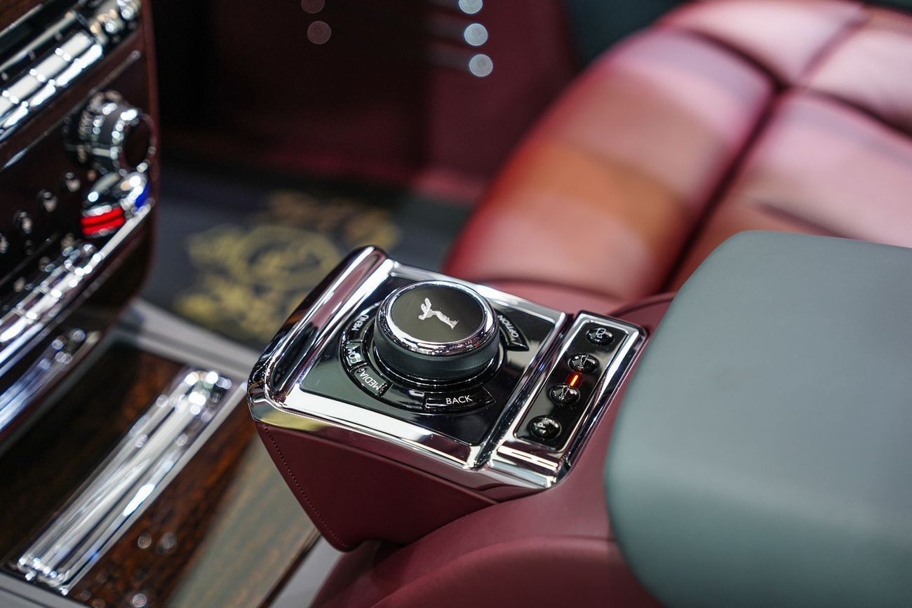 Rolls-Royce Phantom Std 6.8L 2023 Rolls Royce Phantom, Specially Ordered for Amitis, Dealer Warranty + Service!!