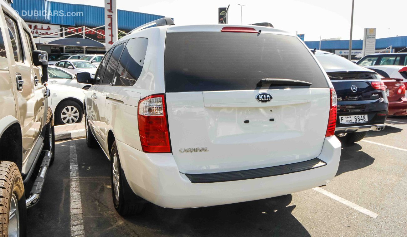 Kia Carnival