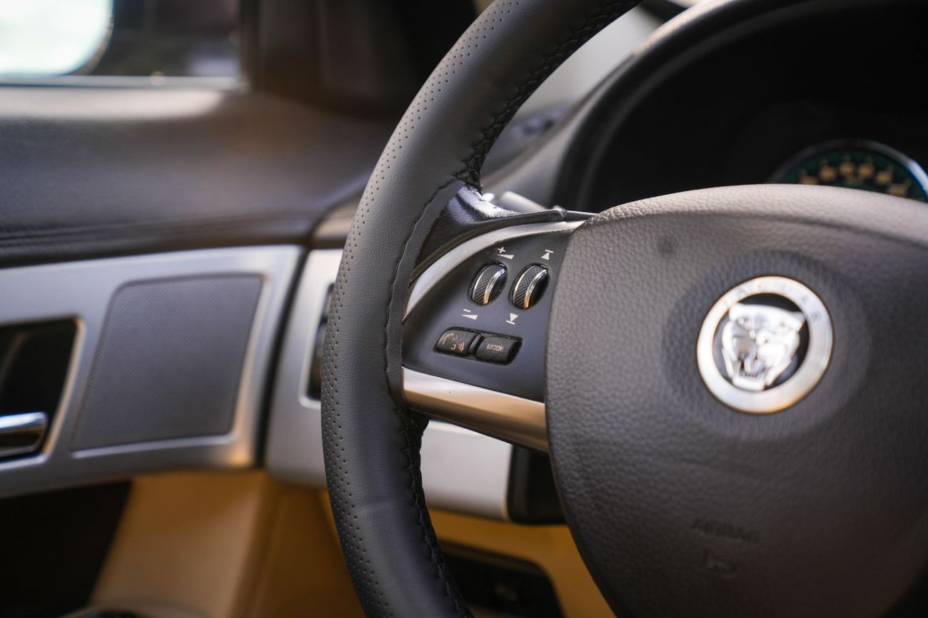 جاكوار XF 2013 LUXURY!! GCC SPECS!! FULL SERVICE HISTORY