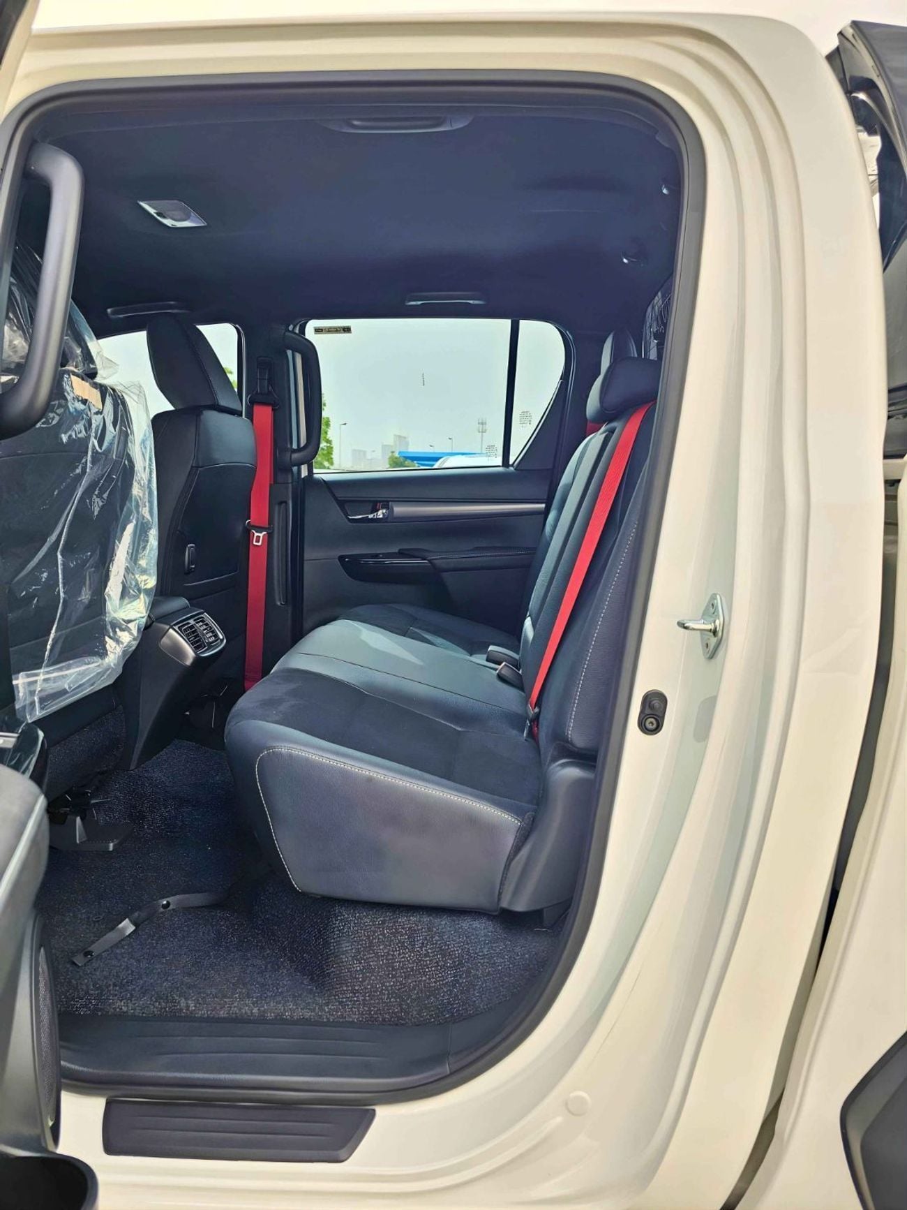 Toyota Hilux GR SPORT 2.8L DIESEL V4 / RADAR / 360*CAMERA / DRIVER PWR SEATS WITH LATHER (CODE# HG