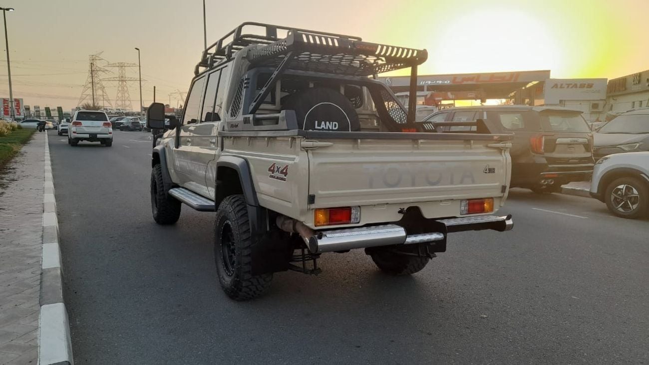 تويوتا لاند كروزر بيك آب MANUAL V8 RHD