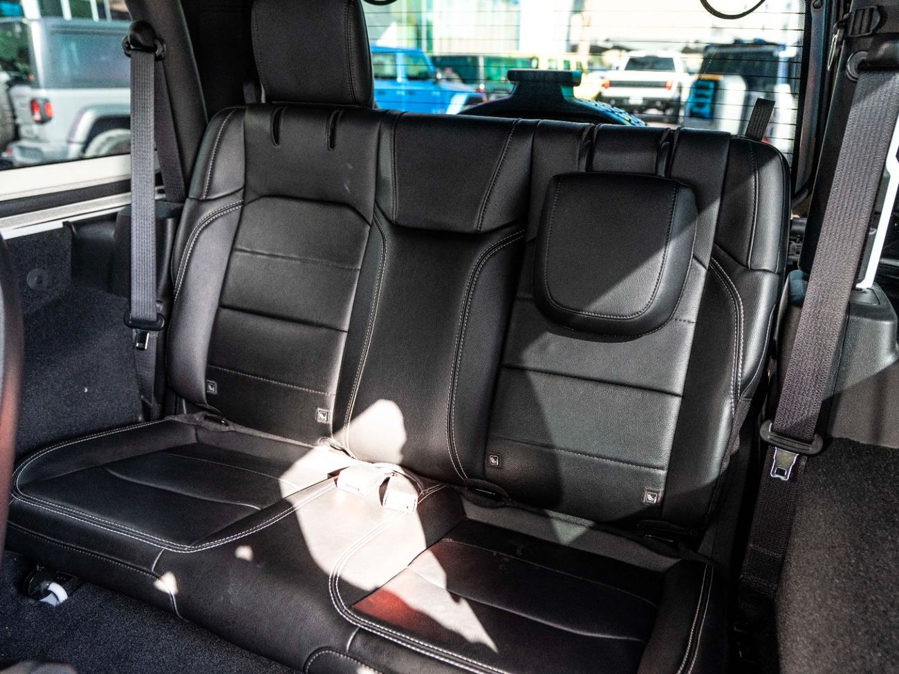 Jeep Wrangler Sahara 3.6L A/T (5 Seater)