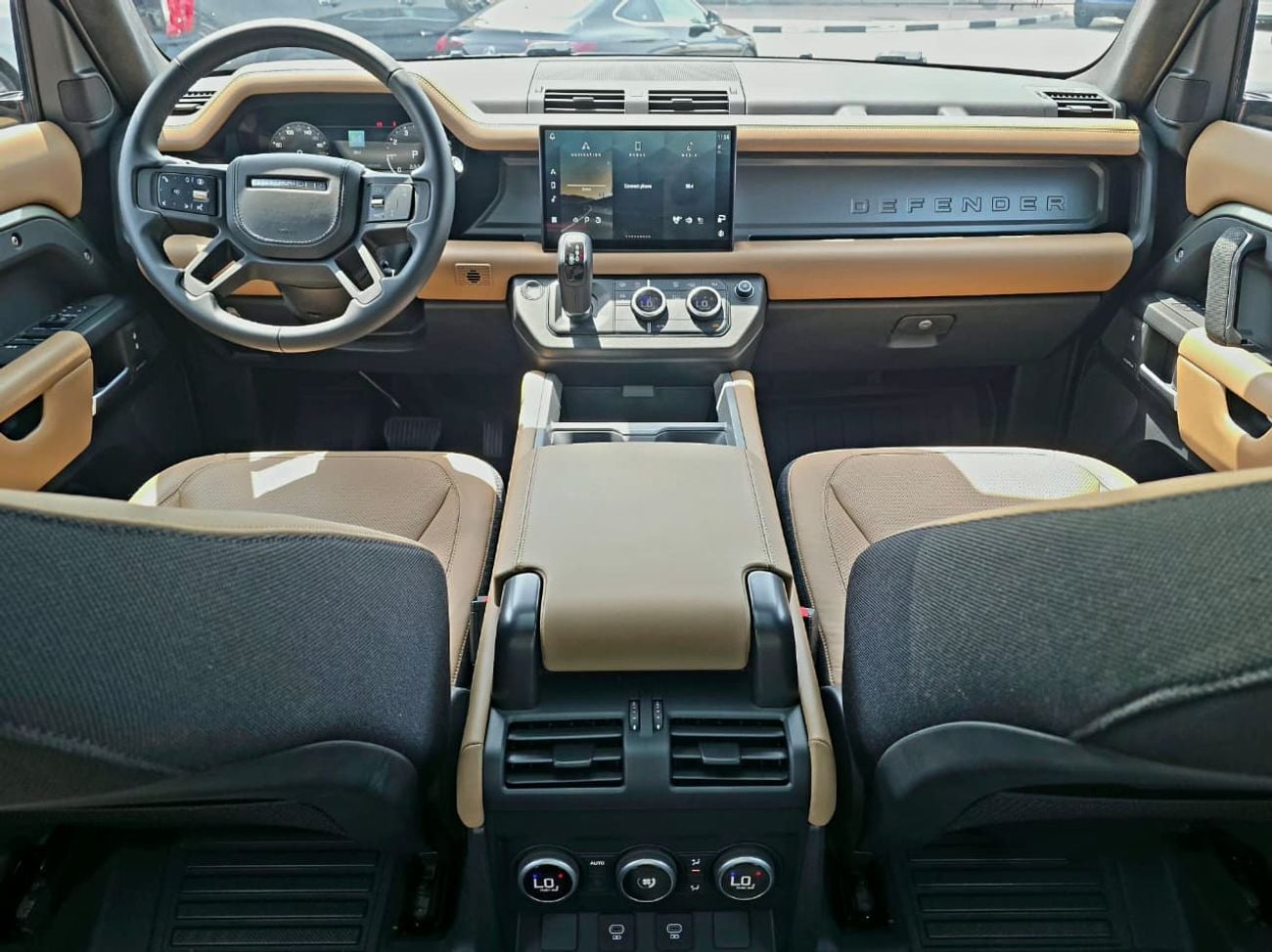 Land Rover Defender P400 90 X-Dynamic HSE 3.0L (5 Seater) X Dynamic HSE Under Warranty 2025 5 Seater