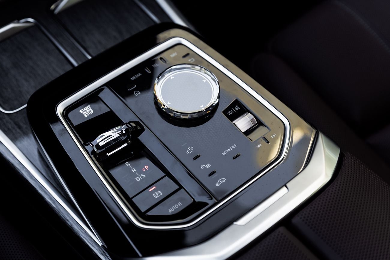 BMW 735i BMW 735i M Sport Individual – 2026 | GCC | 2 YEARS WARRANTY | Only 2,044 KM | AED 399,000