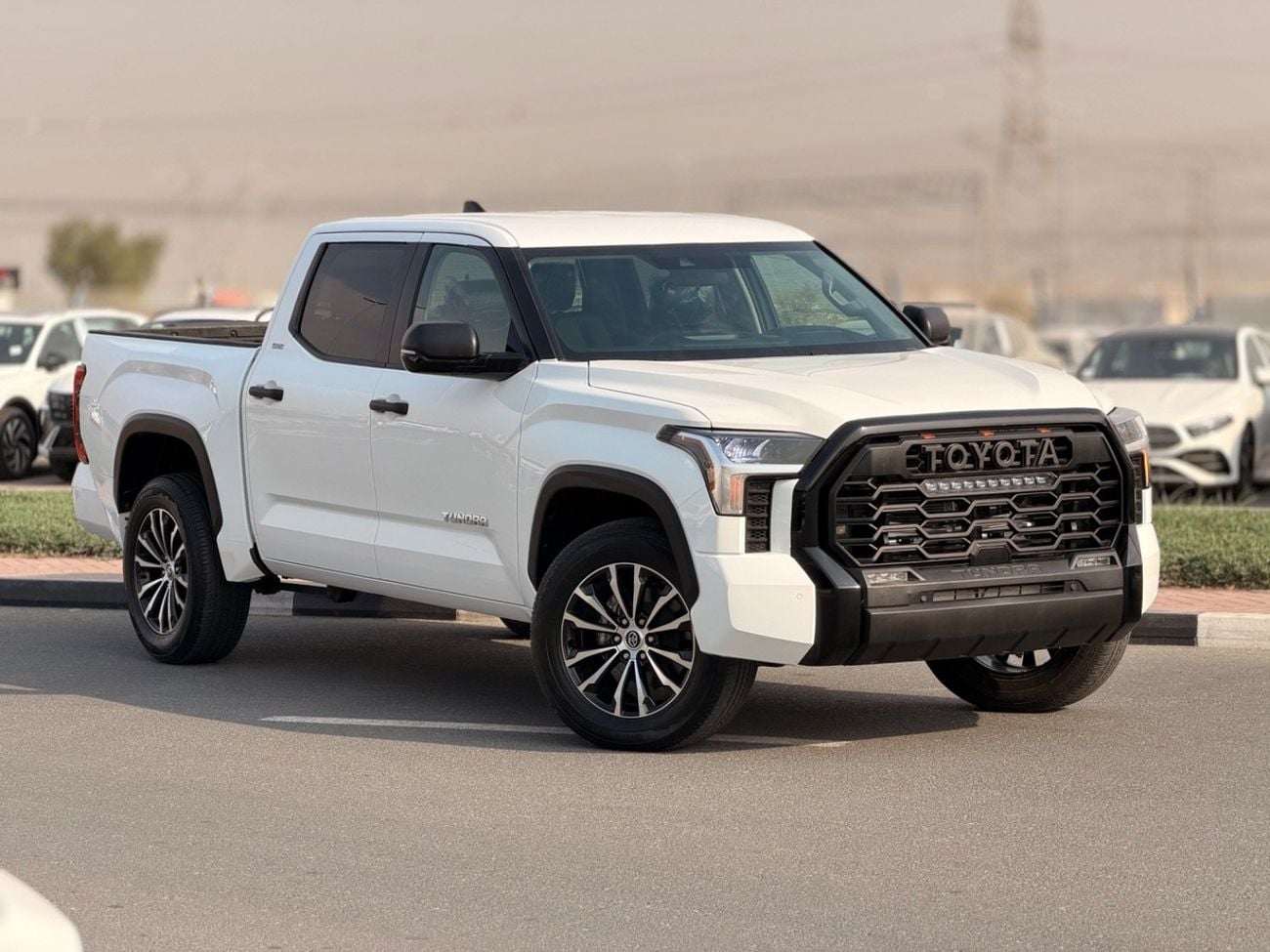 تويوتا تاندرا SR5 Premium 2024 model