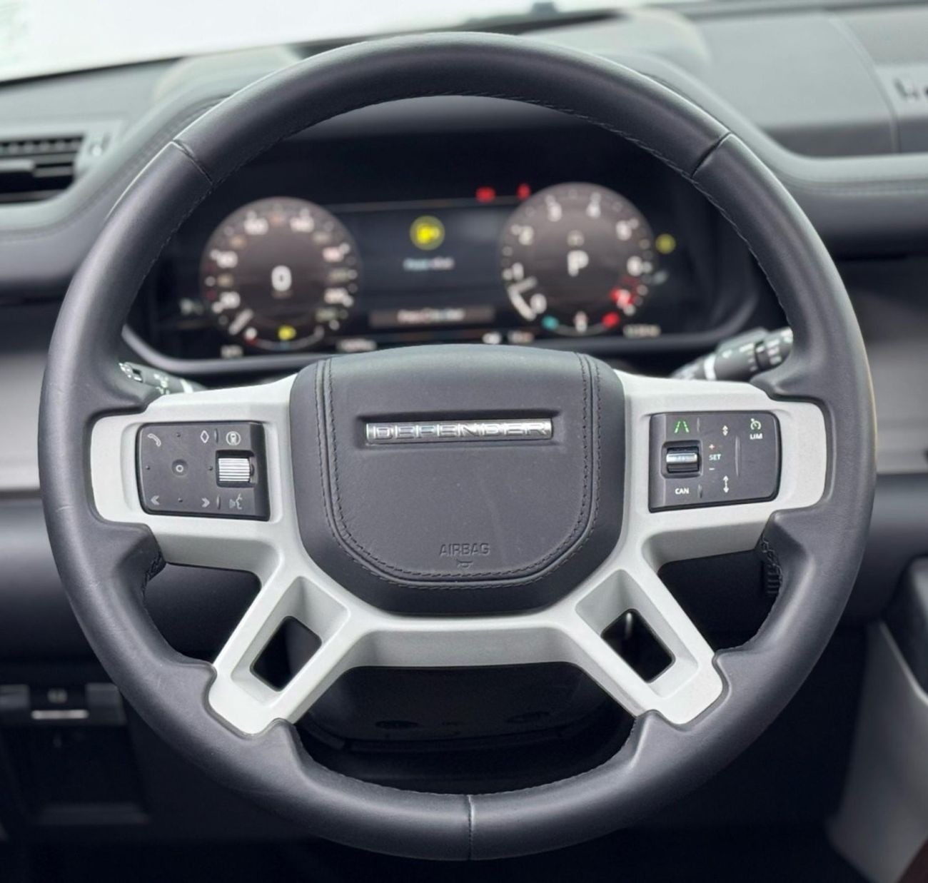 Land Rover Defender 110 HSE P400 3.0L 2024 Land Rover Defender 110 P400 HSE, 2028 Land Rover Warranty, Very Low Kms, GCC